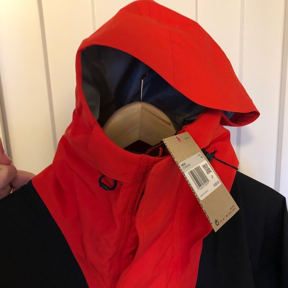 Men’s Nike ACG GORE-TEX Hooded Jacket - Picture 5 of 6